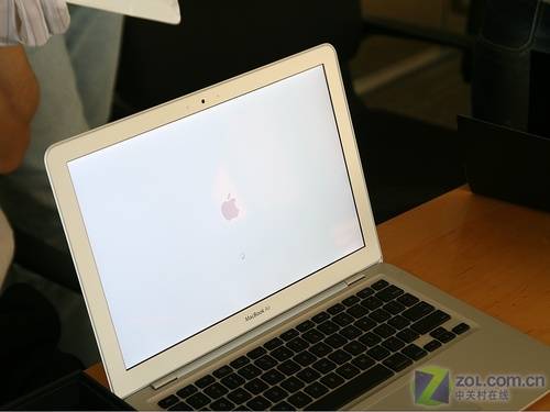 Ƶȫ׷MacBook Airȫ 