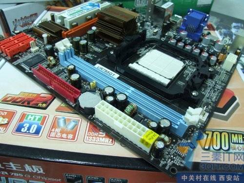 700MHzжǿ ˫UR785GT 