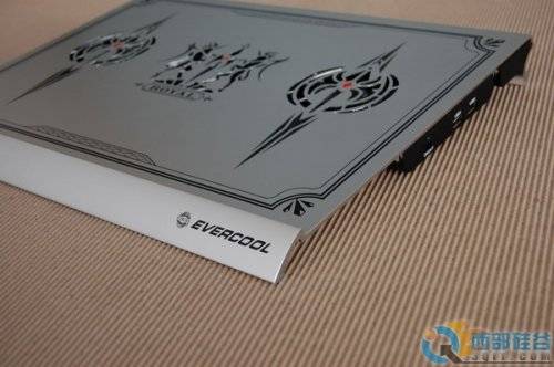 精钢佳铝 劲冷皇室17寸本本散热器图赏