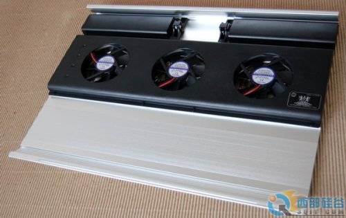 精钢佳铝 劲冷皇室17寸本本散热器图赏