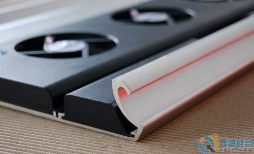 精钢佳铝 劲冷皇室17寸本本散热器图赏