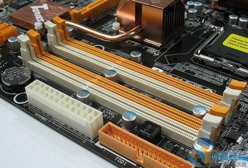 145ԪDDR3 ӳ̩ȫ̬P35װ 